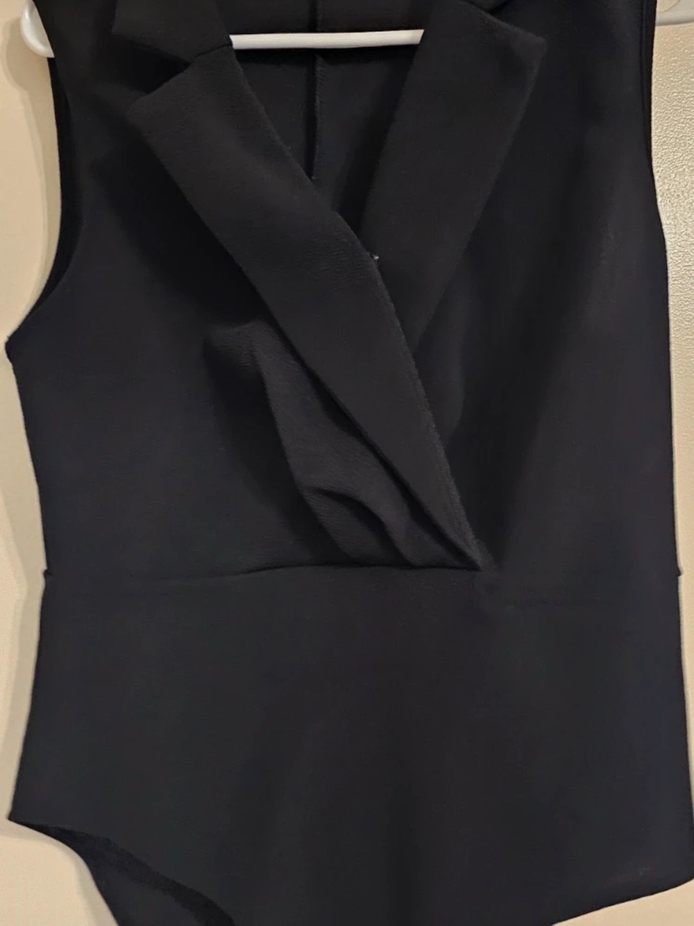 Chic SHEIN Black Textured Bodysuit with Crew Neck